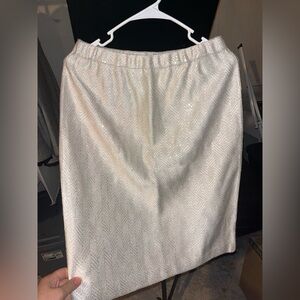 Elegant Cream St. John Skirt with pailettes